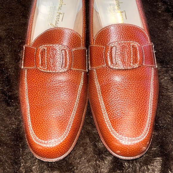 Salvatore Ferragamo women shoes. Brown, size 9.5. Good condition - Picture 5 of 6